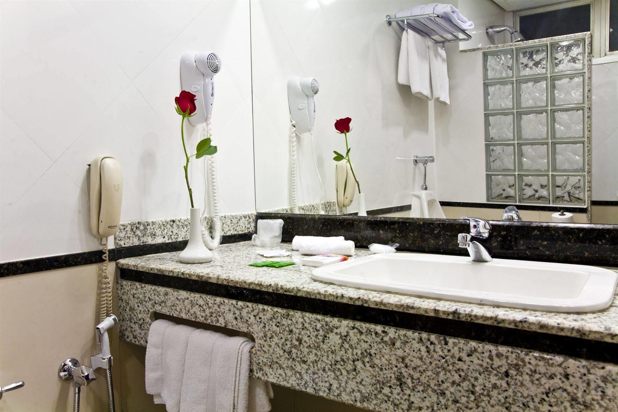 Lord Manaus Hotel Room photo